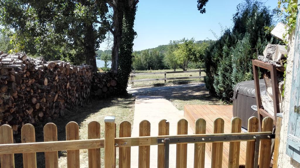 Gite Au Lac Du Gouyre Puygaillard-de-Quercy エクステリア 写真