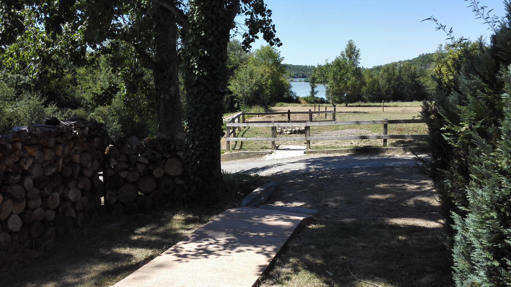 Gite Au Lac Du Gouyre Puygaillard-de-Quercy エクステリア 写真